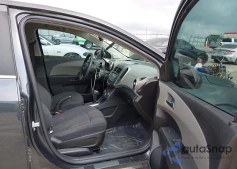 2015 Chevrolet Sonic Lt Auto z USA, uszkodzony, nr VIN 1G1JC5SH7F4212724